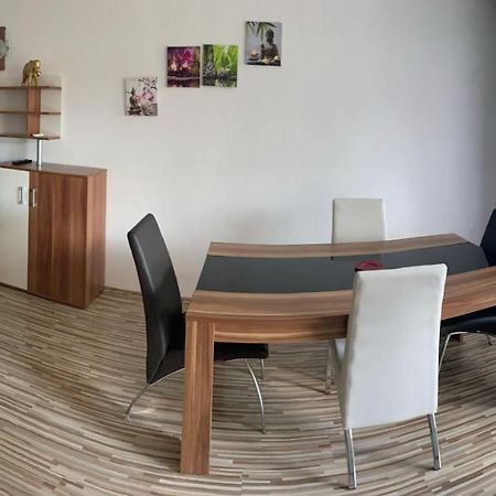 Grosse Und Helle Ferien Wohnung Mit Parkplatzen Laufenburg Exterior photo