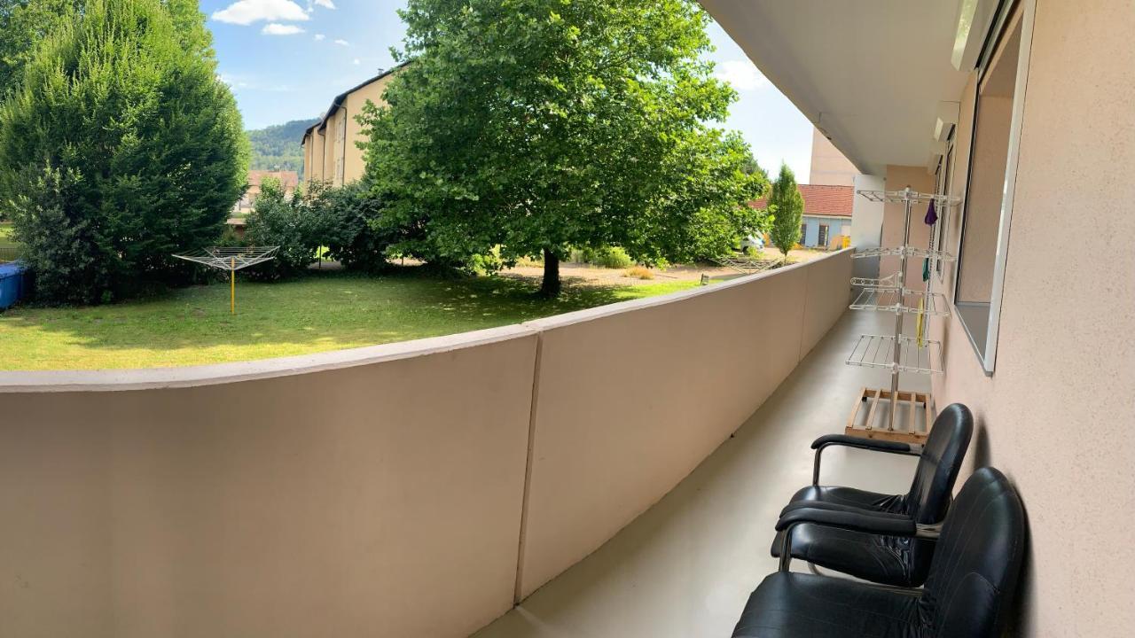 Grosse Und Helle Ferien Wohnung Mit Parkplatzen Laufenburg Exterior photo