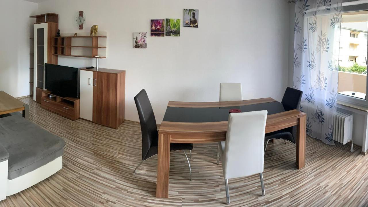 Grosse Und Helle Ferien Wohnung Mit Parkplatzen Laufenburg Exterior photo